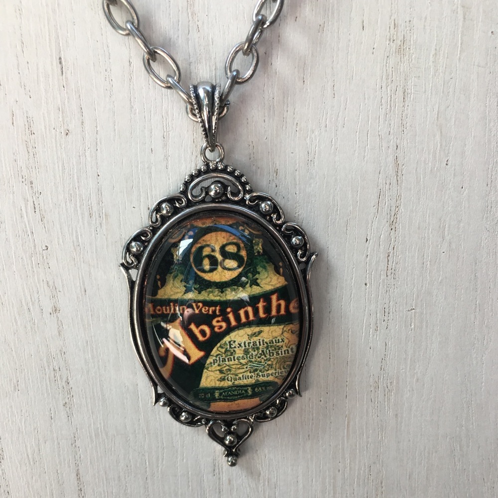 Absinthe cabochon necklace